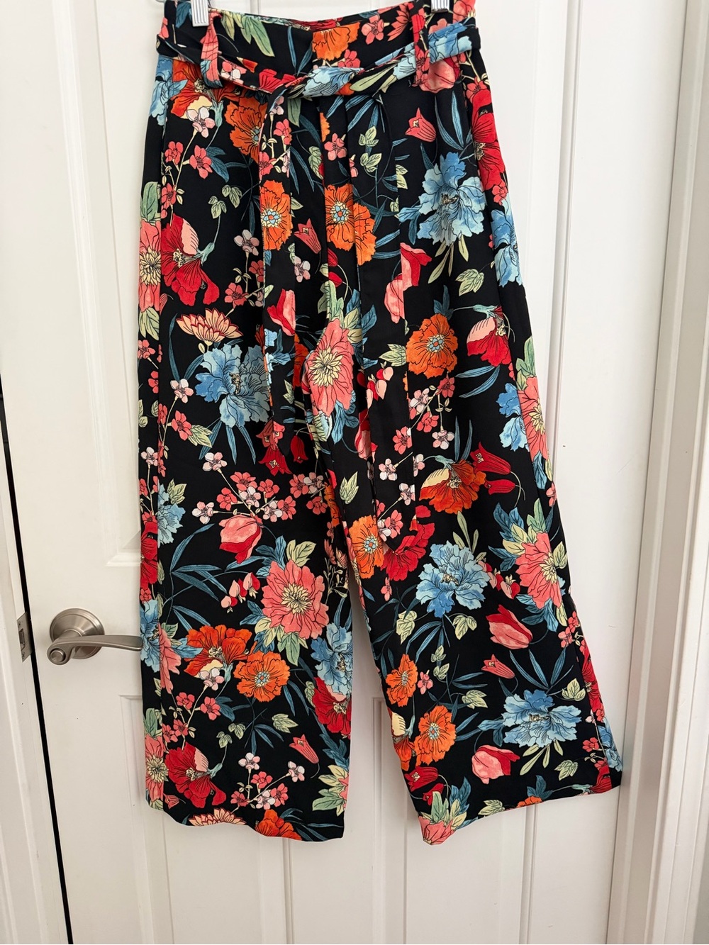 Zara cropped Black Floral Wide-Leg Tie-Waist Pants